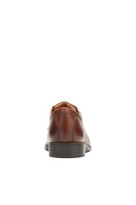 Clarks tilden clearance walk dark tan