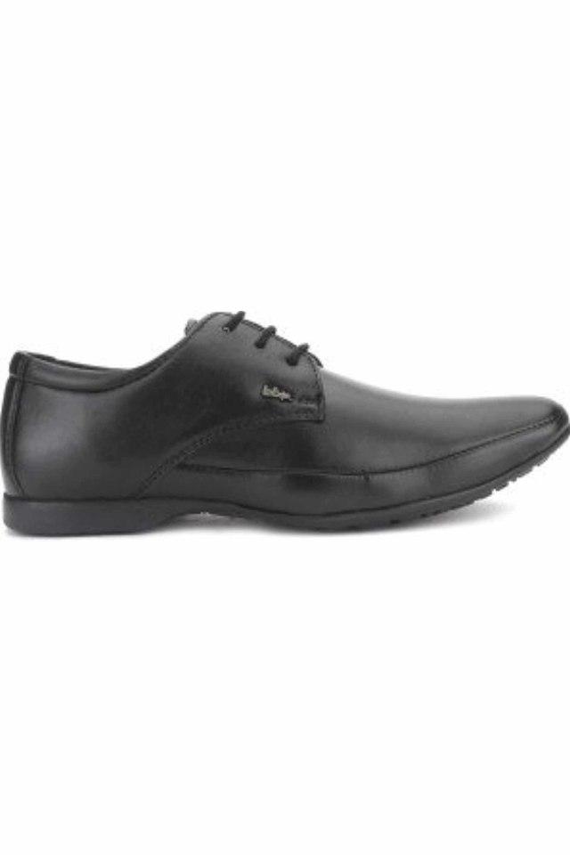 Shoppers stop lee 2025 cooper shoes