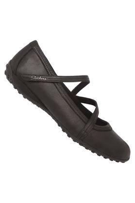 Ladies black leather store skechers