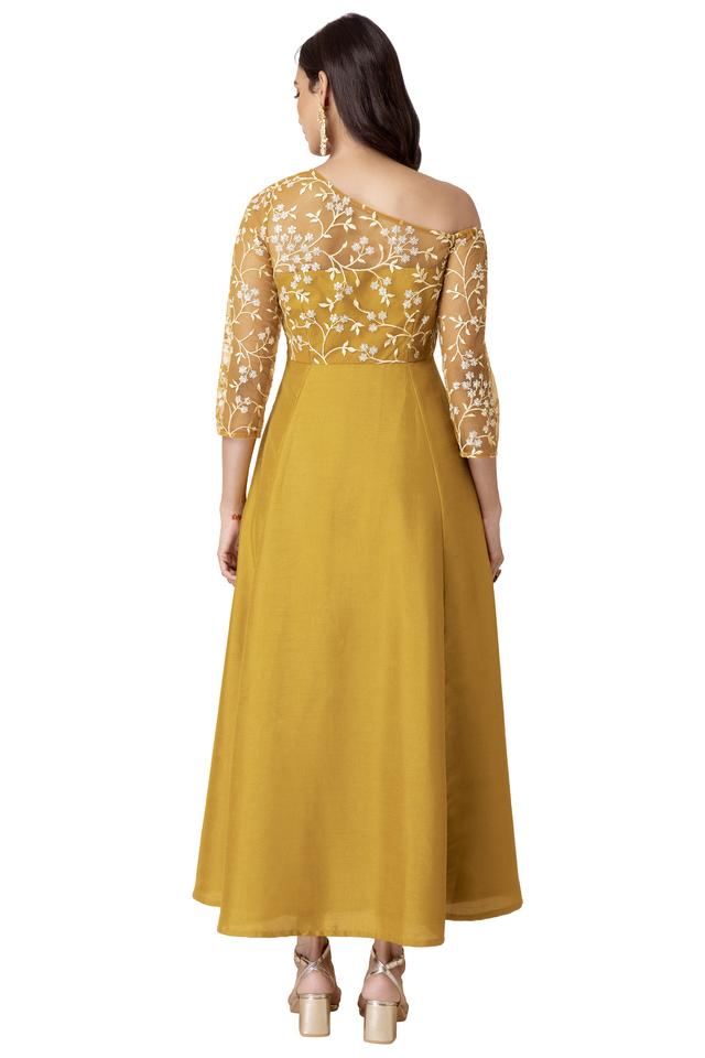 Pakistani Light Yellow 3/4th Sleeve Plain Georgette Party Wear Gown For  Ladies at Best Price in Lucknow | Gulfaam Fashion