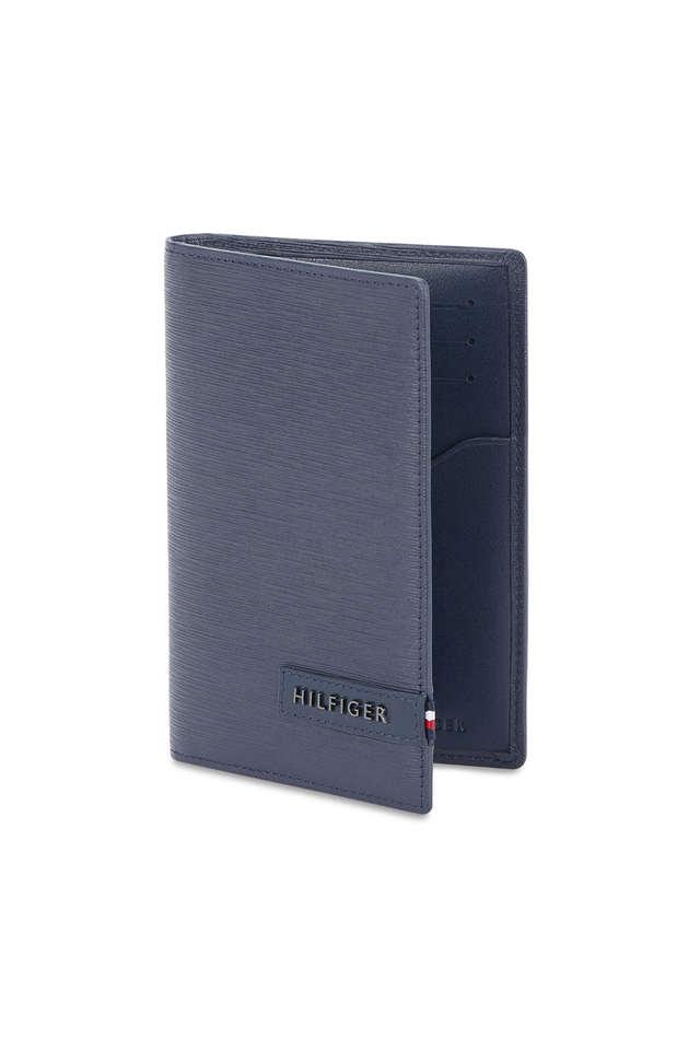 Tommy hilfiger deals passport cover