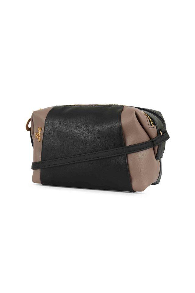 Baggit black hot sale sling bag