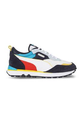 Puma cricket hot sale shoes 217