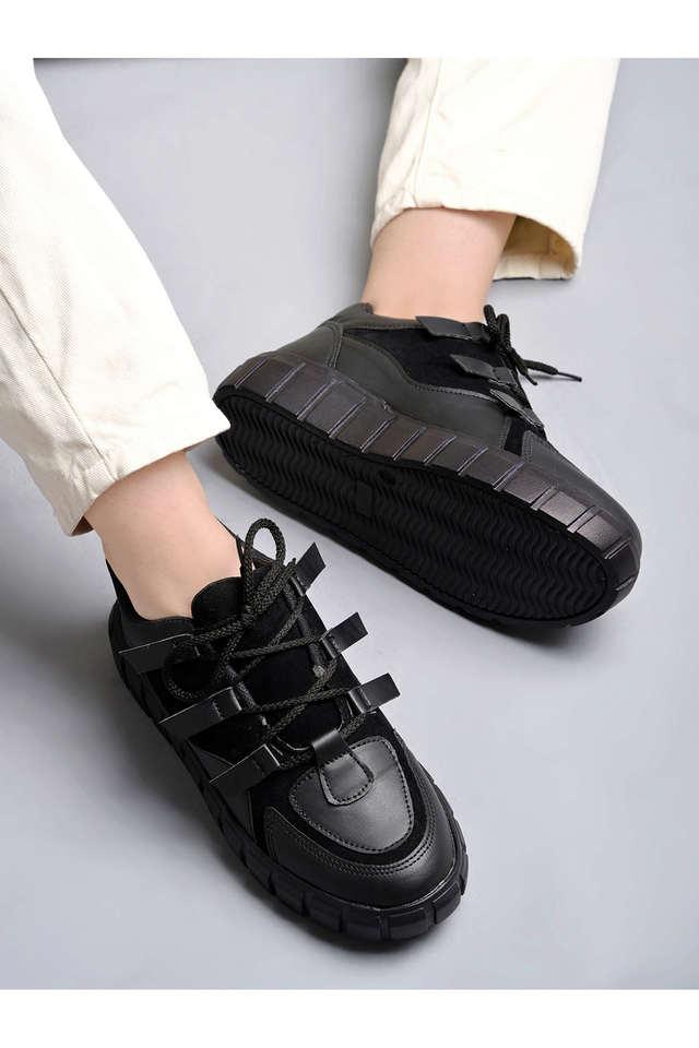 Stylish black hot sale sneakers womens