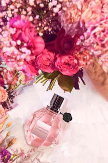 Victoria discount flowerbomb perfume