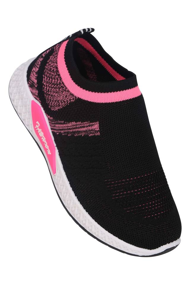 sports shoes for girls black