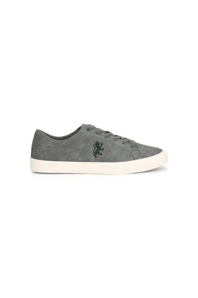 Red tape clearance grey sneakers