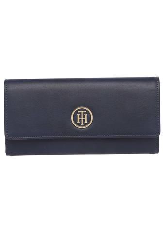 tommy hilfiger female wallets