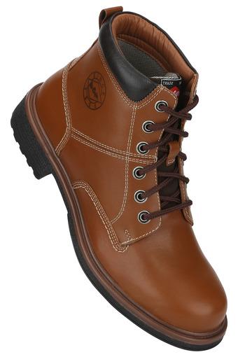 lee cooper trekking shoes