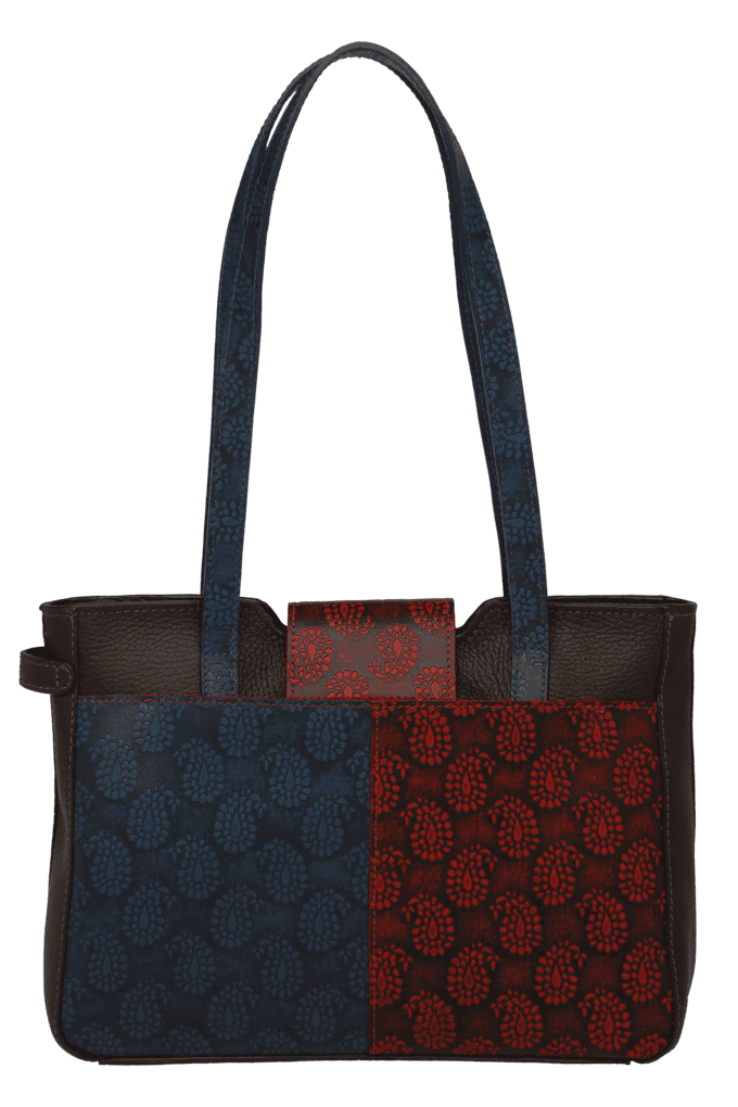 Holii bags 2025 shoppers stop