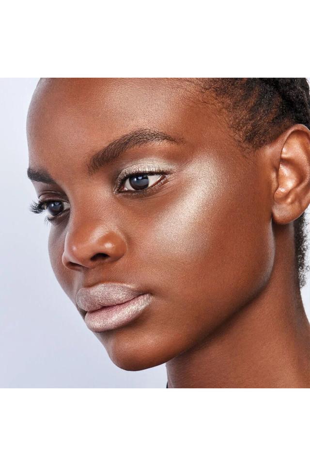 Buy SHISEIDO Aura Dew Face,Eyes,Lips 4.8 gms Shoppers Stop