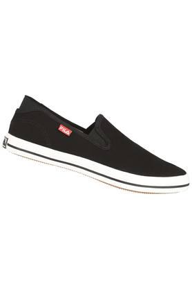 Fila men black store relaxer ii casual shoes