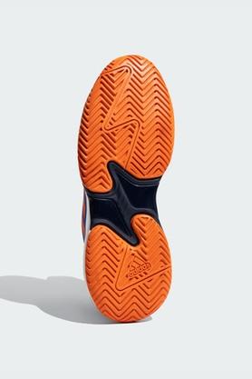 Outsole patterns: (A) clay shoes and (B) hard court shoes.