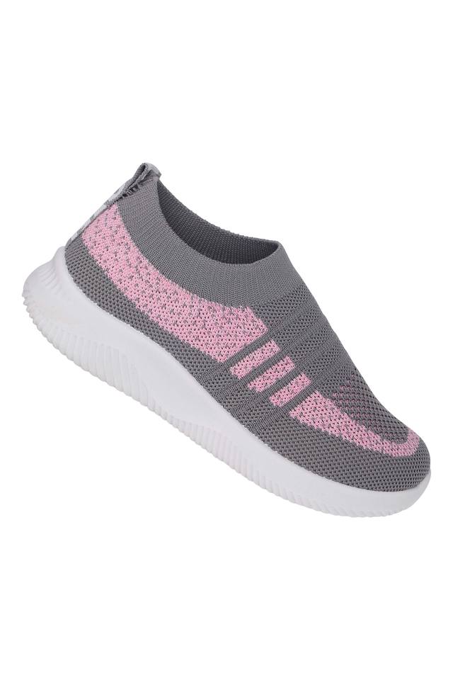 Sports shoes hotsell for girls