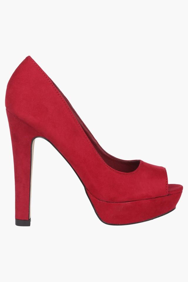 Red chunky heels online closed toe