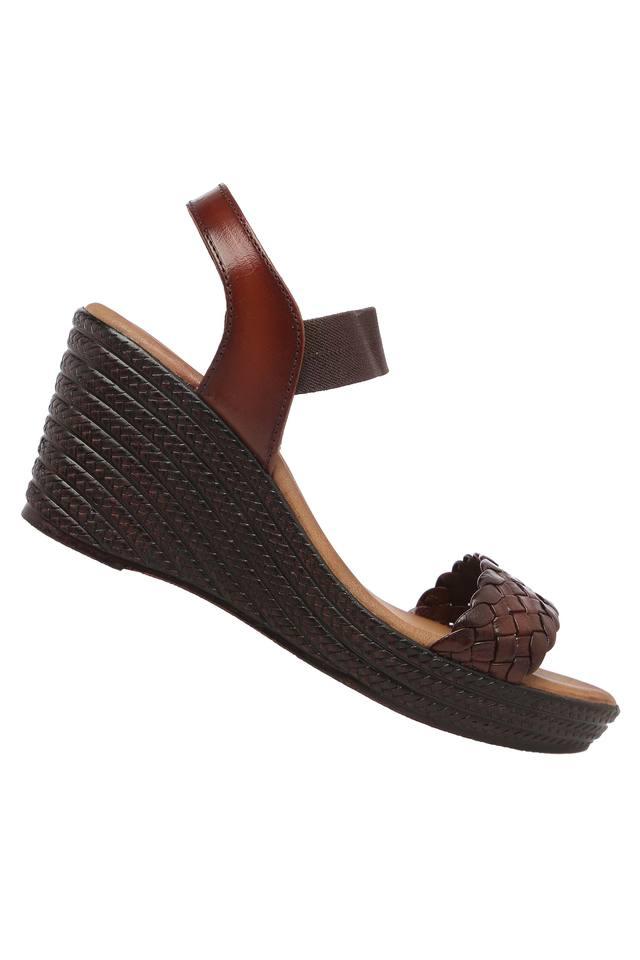 Catwalk Women's Maroon Wedge Sandals Fashion Price in India, Full  Specifications & Offers | DTashion.com