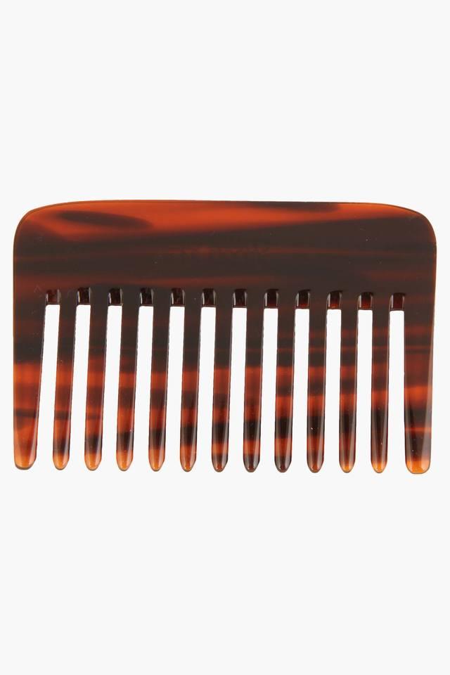 Comb deals short hair