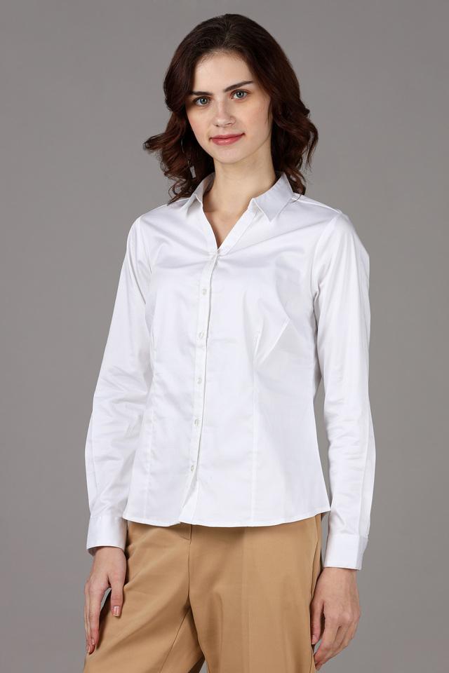 Black shirt outlet white collar womens