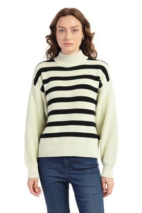 Levis white hot sale jumper womens