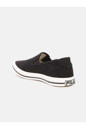 Fila unisex sale relaxer v sneakers