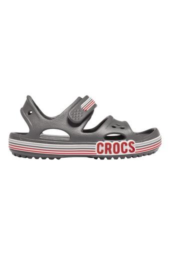 crocs shoppers stop