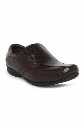 Lee cooper shoes hot sale shoppers stop