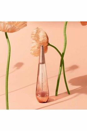 Harbour City on X: The scent of Issey Miyake Parfums the Nectar d'Issey  Première Fleur resembles a morning nectar blooming in dewy sunrise, best  paired with a stole and bag from BAO