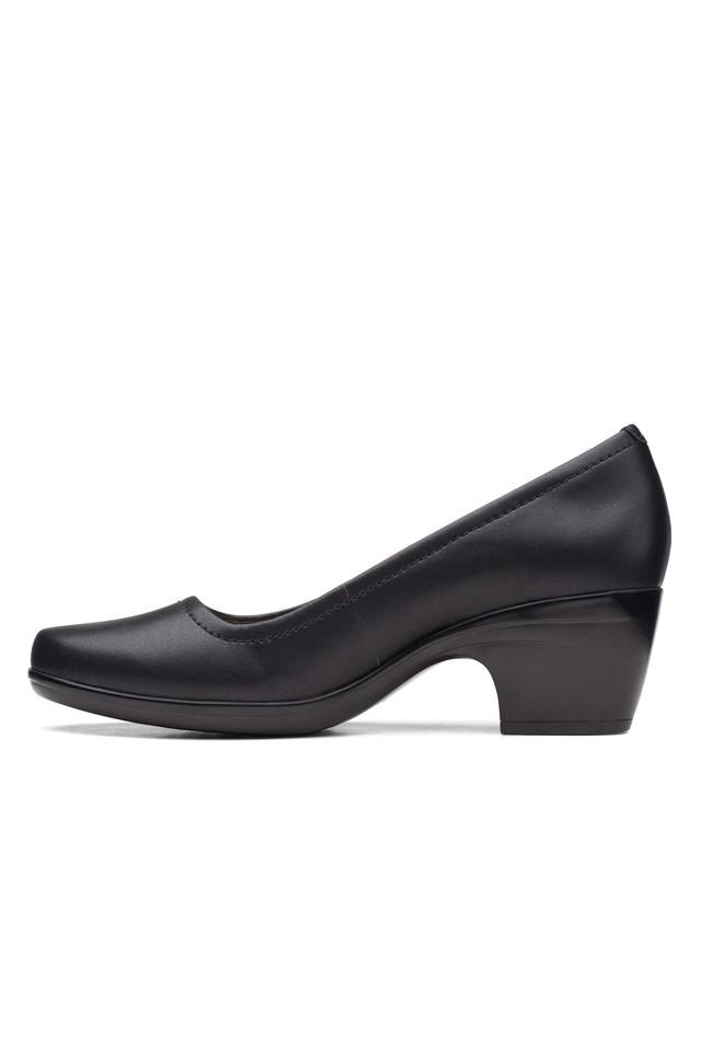 Black shoes deals womens clarks