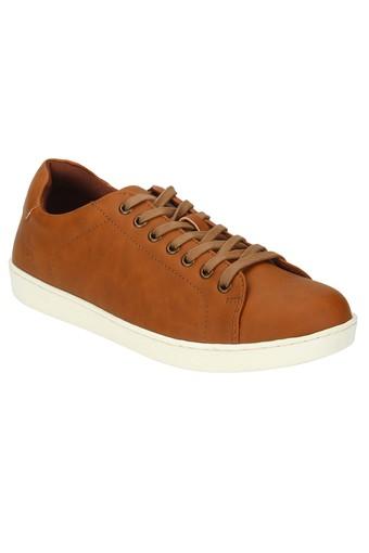 red tape tan sneakers